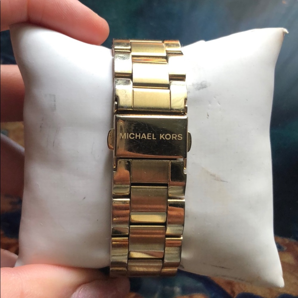 Micheal Kors Watch - Picture 2 of 4